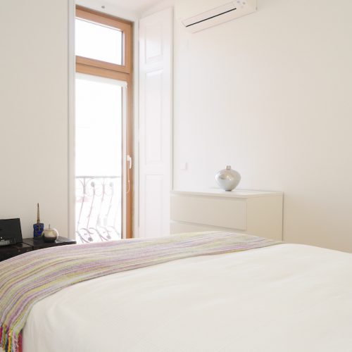 T1designAmoreirasflats_BedroomWithBalcony
